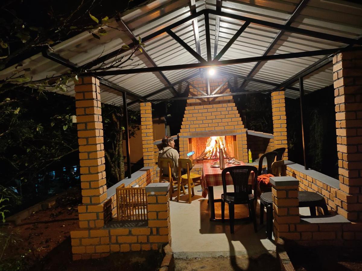 Silver Spruce Entire Nature Villa โกตากิริ ภายนอก รูปภาพ